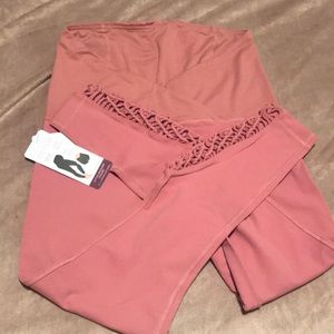 Ingrid & Isabel maternity Leggins